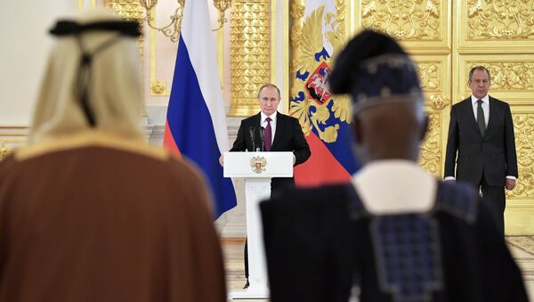 Президент РФ В. Путин принял верительные грамоты у 18 послов иностранных государств - Sputnik Afrique