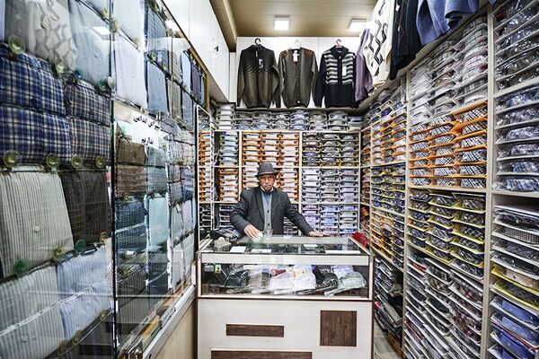 La boutique de textile pleine de produits d'origine iranienne. - Sputnik Afrique