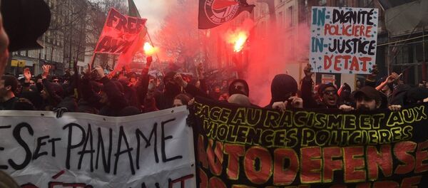 Marche contre les violences policières à Paris entre Nation et République (19 mars 2017) - Sputnik Afrique