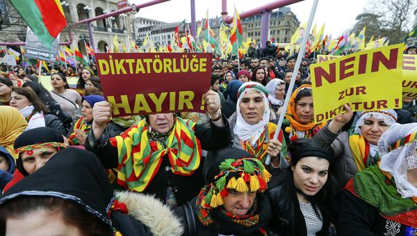 Manifestation des Kurdes contre Erdogan dans la ville allemande de Francfort-sur-le-Main - Sputnik Afrique