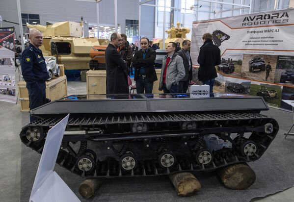 Les robots de guerre du salon de Koubinka, dans la région de Moscou - Sputnik Afrique