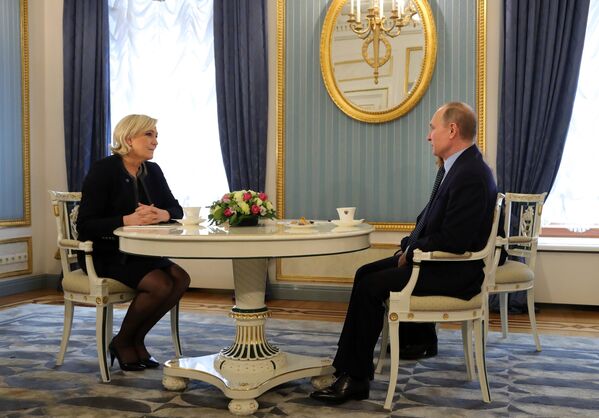 La visite de Marine Le Pen à Moscou - Sputnik Afrique