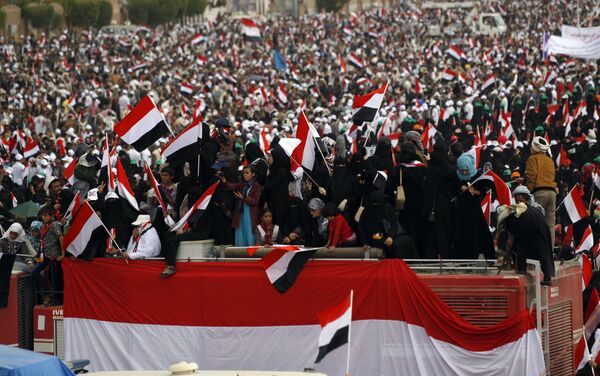 Des centaines de milliers de Yéménites protestent contre l’intervention militaire de l’Arabie saoudite à Sanaa - Sputnik Afrique