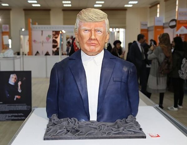 Une tarte représentant le président américain Donald Trump Une tarte représentant le président américain Donald Trump - Sputnik Afrique