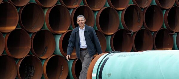 Barack Obama près des tuyaux pour l'oléoduc Keystone XL - Sputnik Afrique