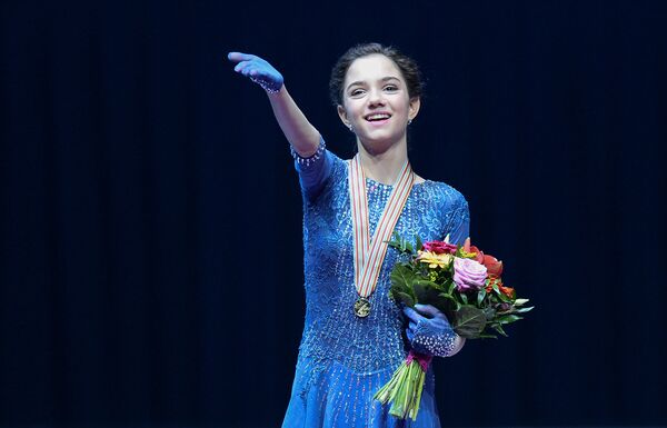 La Russe Medvedeva décroche son premier titre de championne d'Europe à Bratislava La Russe Medvedeva décroche son premier titre de championne d'Europe à Bratislava - Sputnik Afrique