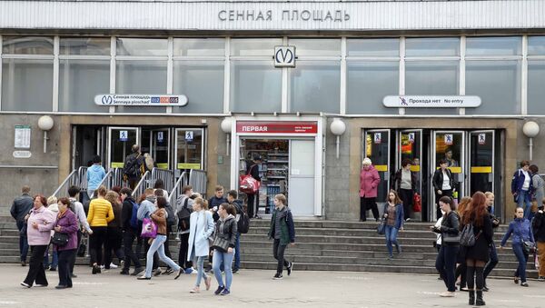 Toutes les stations du métro de Saint-Pétersbourg ont été fermées après la localisation de l'engin intact à la station « Plochtchad Vosstaniya » - Sputnik Afrique