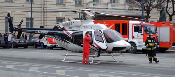 Evacuation des blessés suite à l'explosion dans le métro à Saint-Pétersbourg - Sputnik Afrique