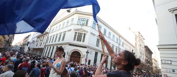 La Hongrie veut stopper Bruxelles et Soros - Sputnik Afrique