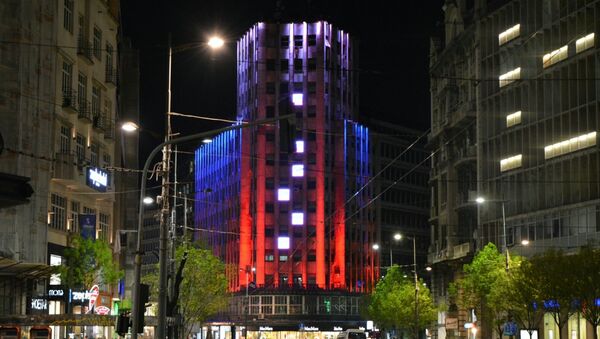 Le Palais Albanija de Belgrade illuminé aux couleurs de la Russie - Sputnik Afrique