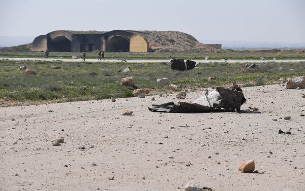 Les conséquences des frappes aériennes contre la base militaire Shayrat en Syrie - Sputnik Afrique