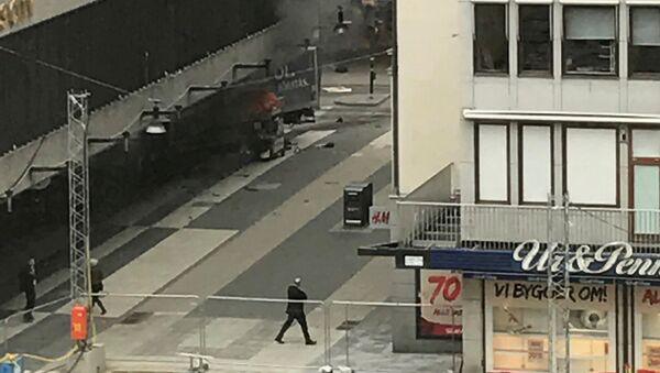 A truck have crashed into a department store Ahlens at Drottninggatan in the central of Stockholm, Sweden April 7, 2017. - Sputnik Afrique