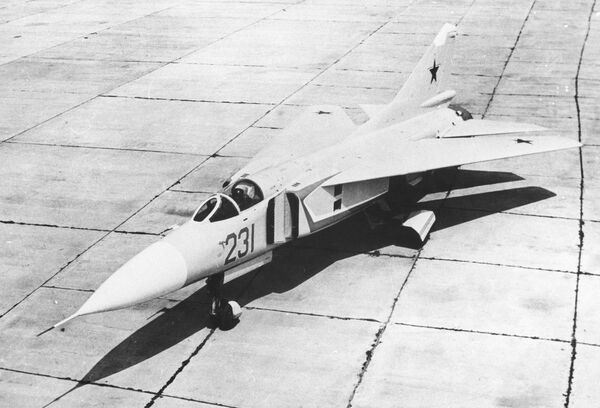 Le MiG-23 fête ses 50 ans dans les airs - Sputnik Afrique