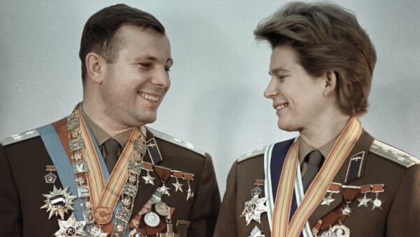 Youri Gagarine et Valentina Terechkova - Sputnik Afrique