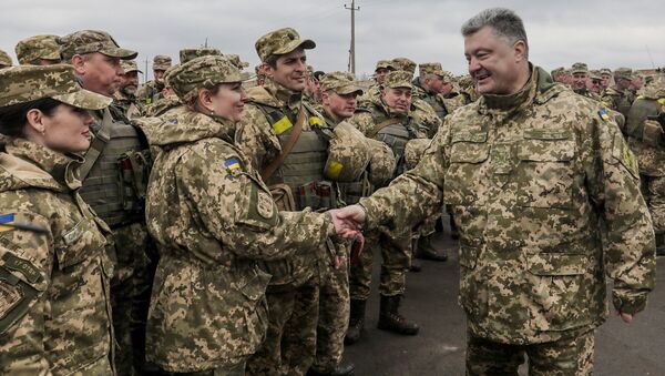 Avant Pâques, Porochenko appelle à la paix et… à se mobiliser pour le retour du Donbass - Sputnik Afrique