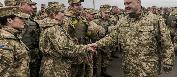 Avant Pâques, Porochenko appelle à la paix et… à se mobiliser pour le retour du Donbass - Sputnik Afrique