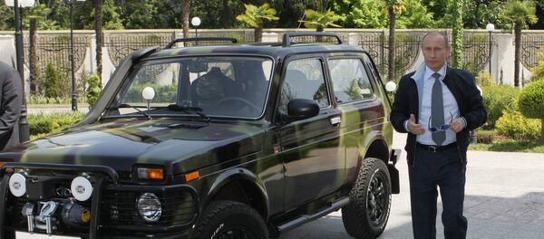 President Putin showing off his Lada Niva in Sochi. - Sputnik Afrique