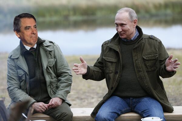 François Fillon et Vladimir Poutine, collage créé par la rédaction Sputnik François Fillon et Vladimir Poutine, collage créé par la rédaction Sputnik - Sputnik Afrique