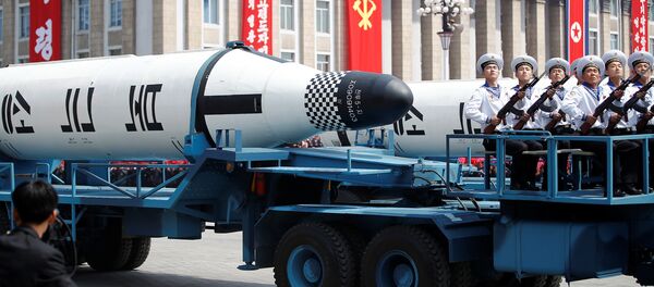 Des équipements militaires démontrés au cours du défilé en Corée du Nord - Sputnik Afrique