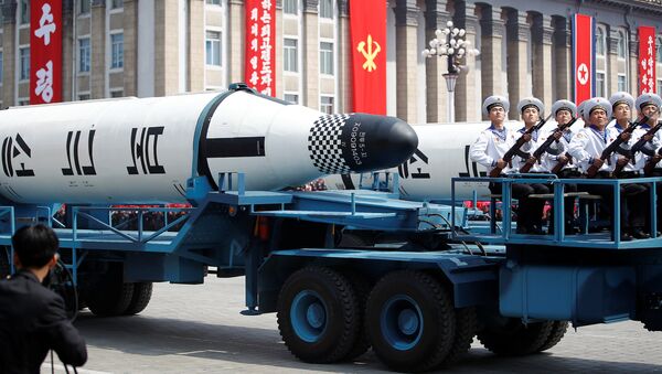 Des équipements militaires démontrés au cours du défilé en Corée du Nord - Sputnik Afrique