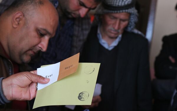 Un bureau de vote à Diyarbakir, sud-est de la Turquie - Sputnik Afrique
