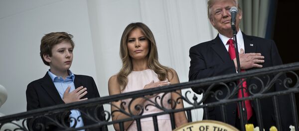 Melania, Barron et Donald Trump - Sputnik Afrique