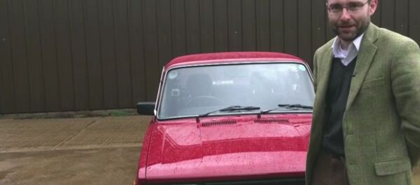 Passionné de voitures soviétiques, un prof britannique en fait une collection - Sputnik Afrique