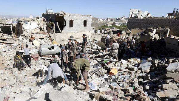 Des maisons détruites au Yémen par les frappes de la coalition dirigée par l'Arabie Saoudite - Sputnik Afrique