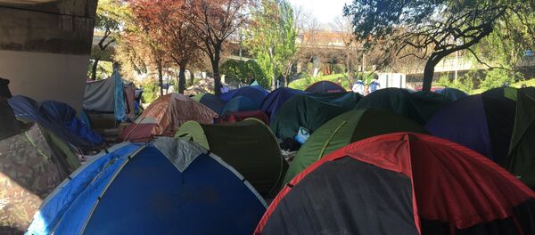 Le campement de migrant de la Porte de la Chapelle à Paris - Sputnik Afrique