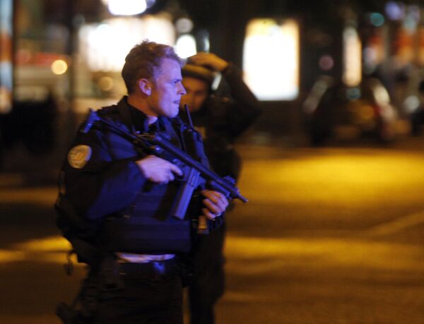 Tirs à balles réelles des policiers: Zemmour a-t-il raison? Tirs à balles réelles des policiers: Zemmour a-t-il raison? - Sputnik Afrique