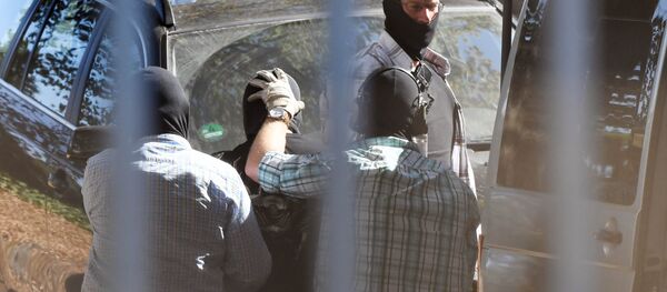 Un homme soupçonné d'être terroriste de Daech arrive à la Cour suprême fédérale à Karlsruhe, dans le sud de l'Allemagne, le 13 septembre 2016 - Sputnik Afrique