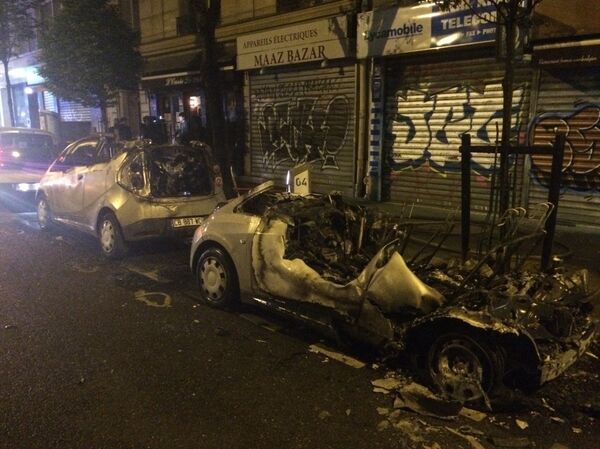 Voitures saccagées - Sputnik Afrique