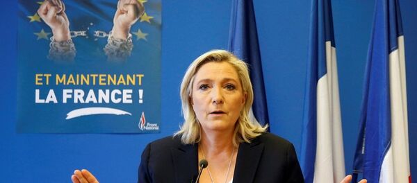 Vorsitzende des Front National Marine Le Pen vor der Presse nach Großbritanniens Brexit-Entscheidung, 24. Juni 2016 - Sputnik Afrique