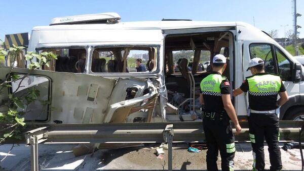 Cinq personnes blessées dans une explosion dans un minibus à Istanbul - Sputnik Afrique