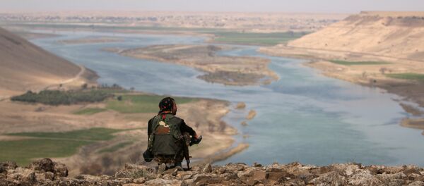 Sur les rives de l'Euphrate - Sputnik Afrique