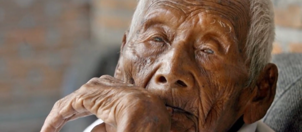Le probable plus vieil homme sur Terre meurt en Indonésie à l'âge de 146 ans - Sputnik Afrique