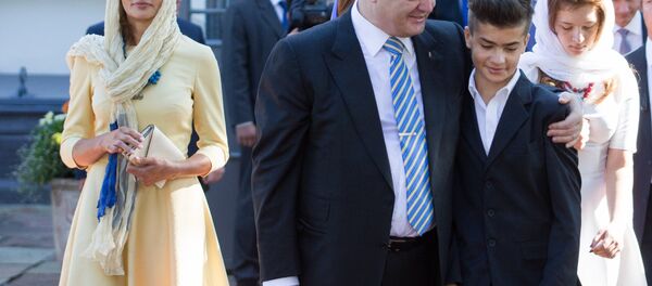 Piotr Porochenko et son fils cadet Mikhaïl - Sputnik Afrique