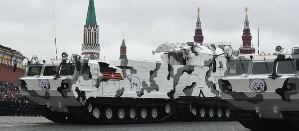 Tor-M2DT at the military parade in Moscow marking the 72nd anniversary of the victory in the Great Patriotic War of 1941-1945. Tor-M2DT at the military parade in Moscow marking the 72nd anniversary of the victory in the Great Patriotic War of 1941-1945. - Sputnik Afrique
