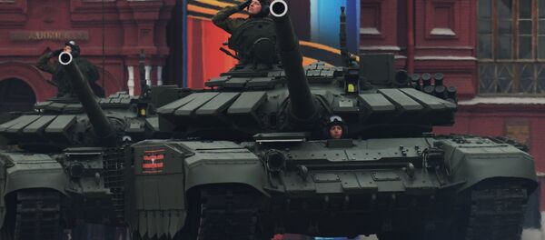 Танк Т-72Б3 на военном параде, посвященном 72-й годовщине Победы в Великой Отечественной войне 1941-1945 годов. - Sputnik Afrique