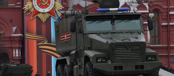 Бронеавтомобиль повышенной защищенности Тайфун-У на военном параде, посвященном 72-й годовщине Победы в Великой Отечественной войне 1941-1945 годов. - Sputnik Afrique