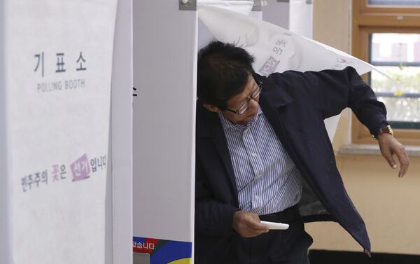 Les bureaux de vote en Corée du Sud - Sputnik Afrique