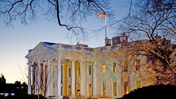The day breaks behind the White House in Washington,DC - Sputnik Afrique