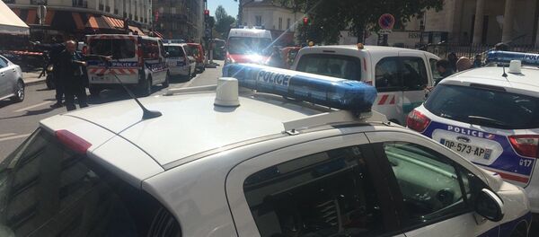 Paris: un homme se retranche dans son appartement, la BRI est sur les lieux - Sputnik Afrique