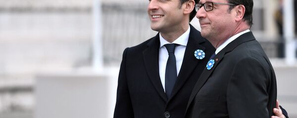 Emmanuel Macron et François Hollande - Sputnik Afrique