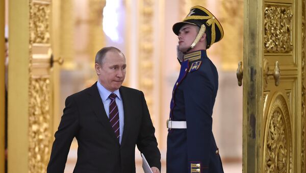 Russia's President Vladimir Putin arrives to chair a meeting of the Pobeda (Victory) Organising Committee at the Kremlin in Moscow on April 20, 2017 - Sputnik Afrique