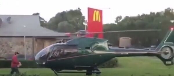 Au McDo en hélicoptère? Un Australien l’a fait! - Sputnik Afrique