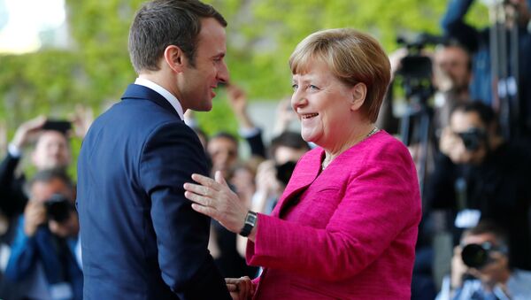 La chancelière allemande Angela Merkel et le président français Emmanuel Macron, le 15 mai 2017. - Sputnik Afrique