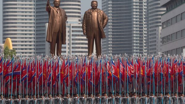 Feierlichkeiten in Nordkorea anlässlich des 105. Geburtstages von Staatsgründer Kim Il-sung - Sputnik Afrique