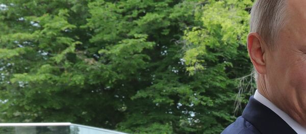 Rencontre de Vladimir Poutine et Paolo Gentiloni à Sotchi - Sputnik Afrique