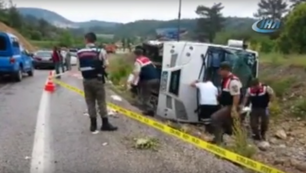 Accident en Turquie: le bus transportait des Ukrainiens et non des Russes (vidéo) - Sputnik Afrique